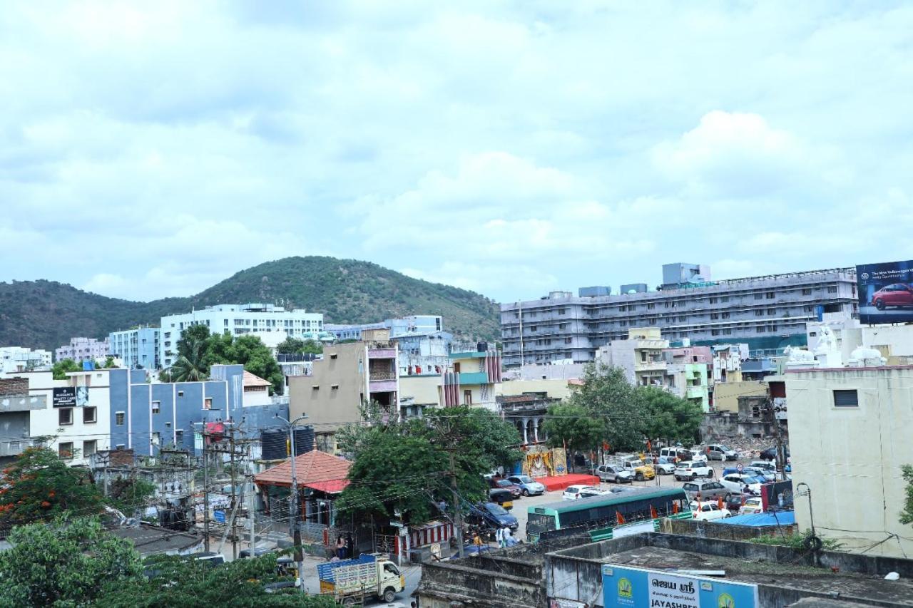 Babu Naidu Residency Apartment Vellore Exterior foto